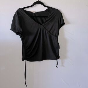 Black cross over top with tie on the side